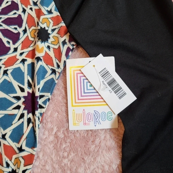 🛍LuLaRoe Randy 3/4 Sleeve Starburst Pattern Shirt‎ Womens Size XS - Picture 2 of 5